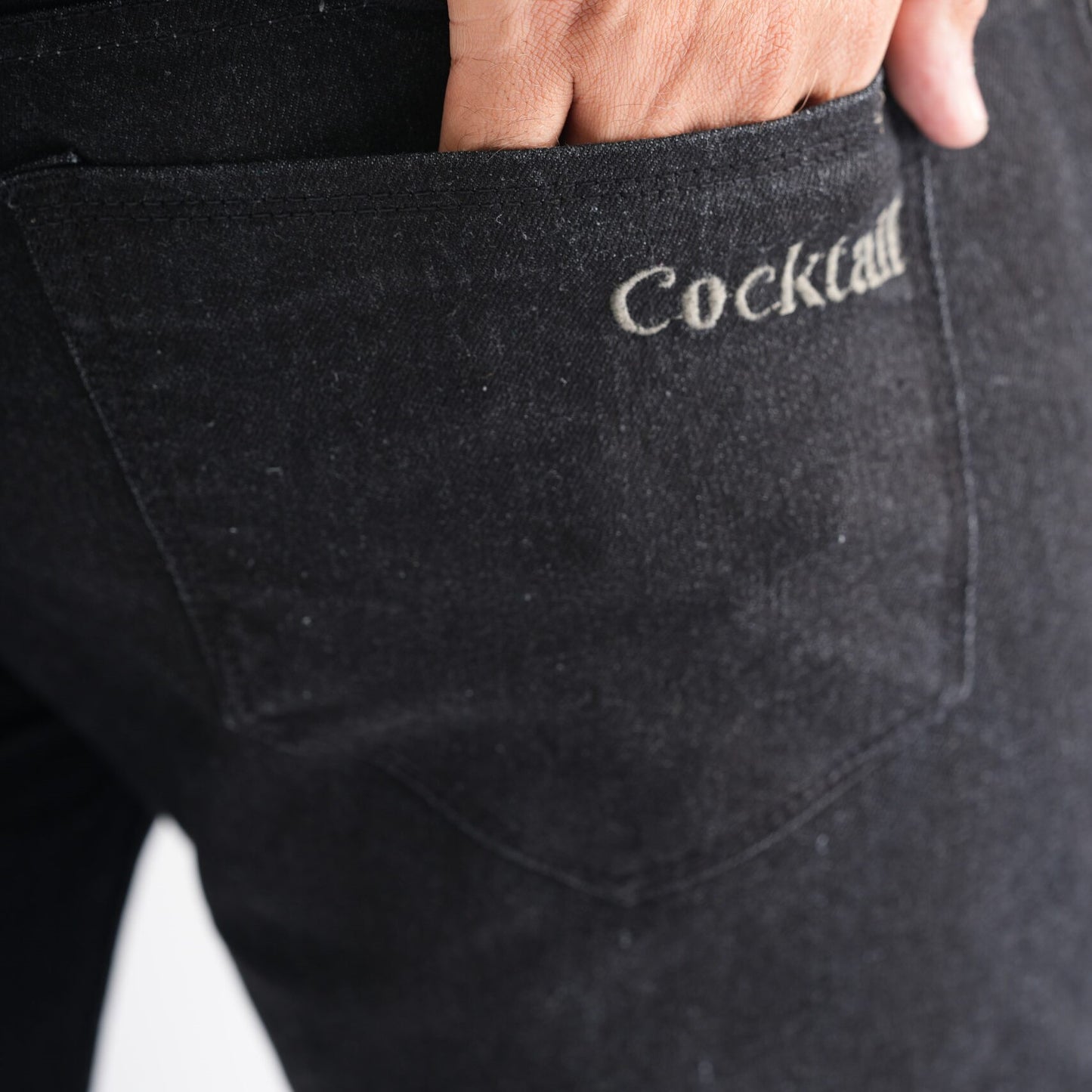 BLACK STRETCHABLE DISTRESSED SLIM FIT JEANS