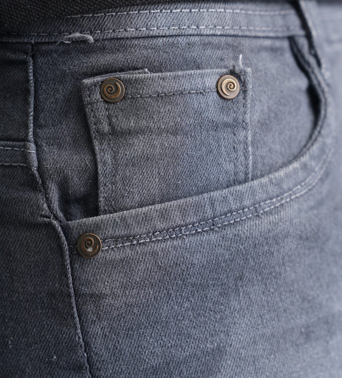 GRAY DISTRESSED SLIM FIT JEANS